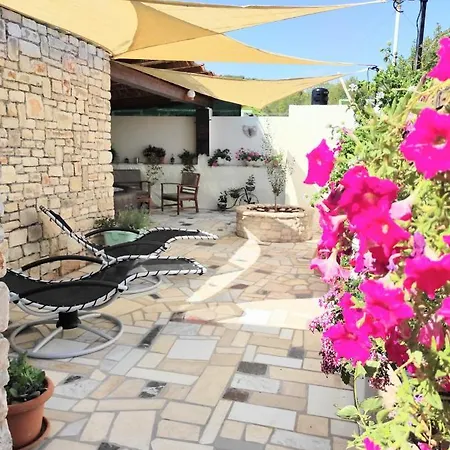 Holiday Home Zlopoje Vis Exterior photo